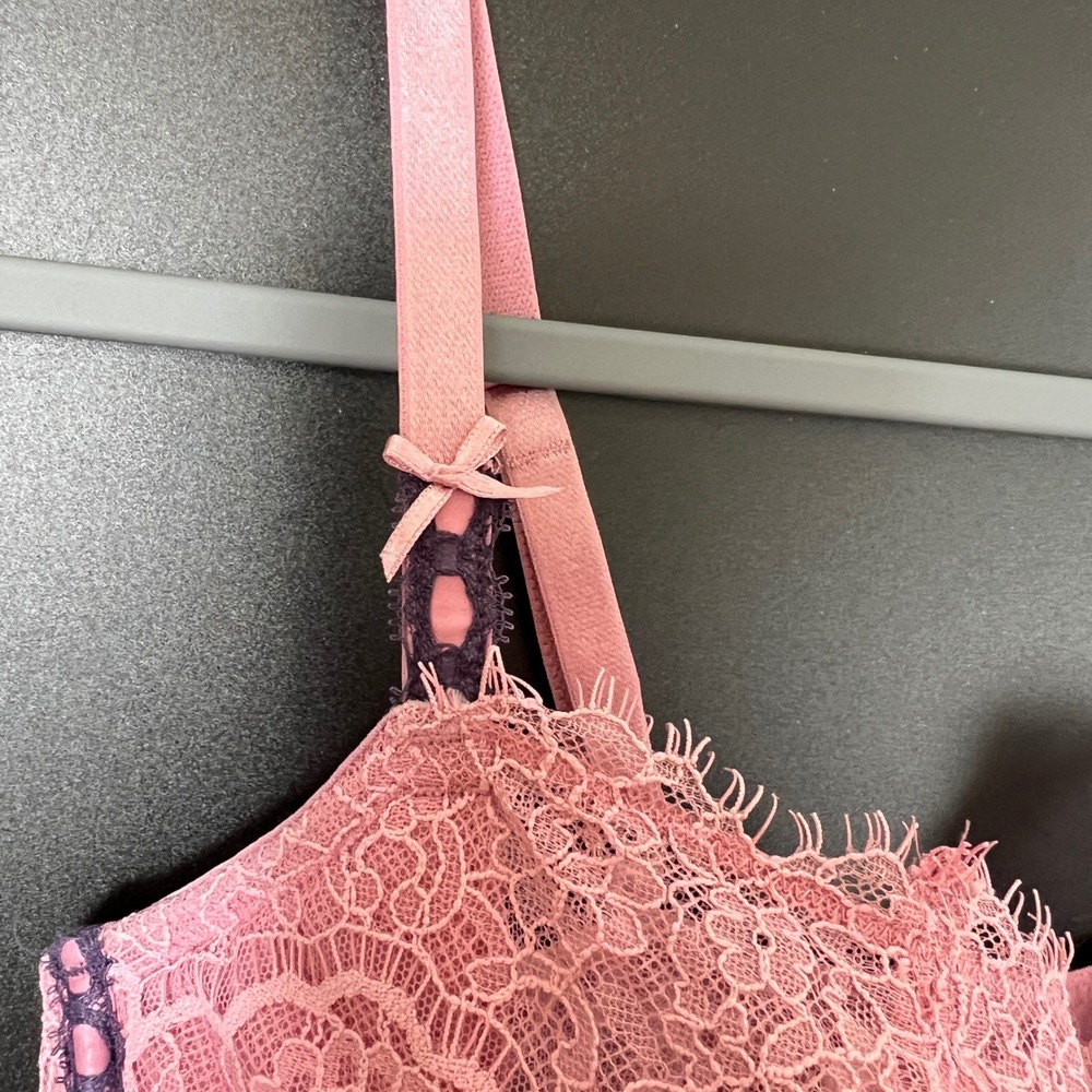 Victoria's Secret Dream Angels Pink Lace Bra 36D Fairy Coquette - Picture 3 of 10